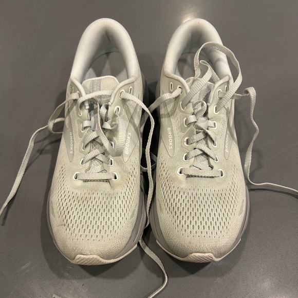 Brooks Ghost 15 Athletic Shoes - Picture 1 of 3